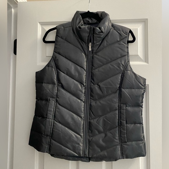 Lands End Women’s Down zip vest with pockets - Picture 1 of 6